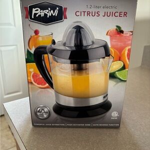 NIB 1.2 liter juicer